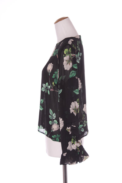 H&M - Ruffle flute sleeve floral blouse! 10