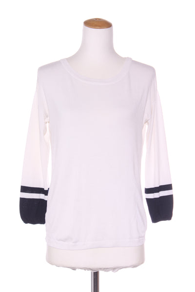 MOOCHI - Rayon knit crop sleeve top! 8-10