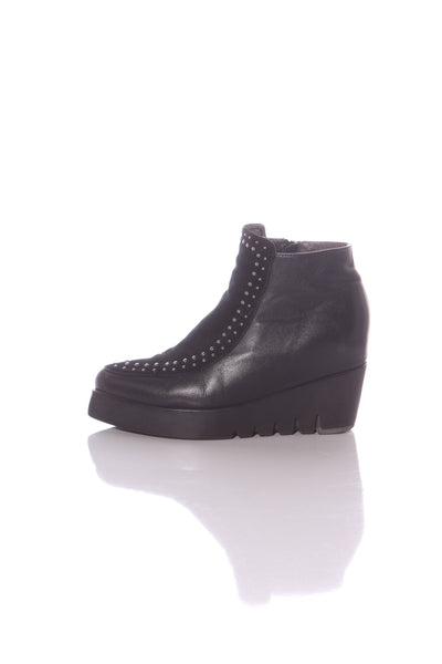MINX "Jet" studded leather ankle boot! 40