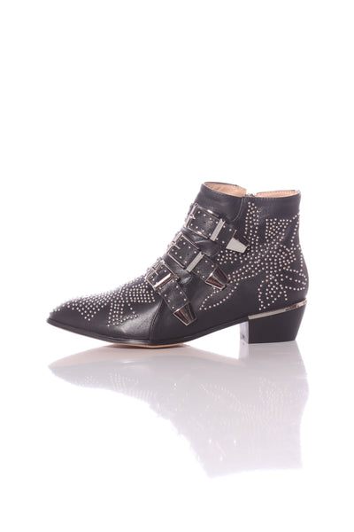 (BN) Studded leather ankle boots! 40