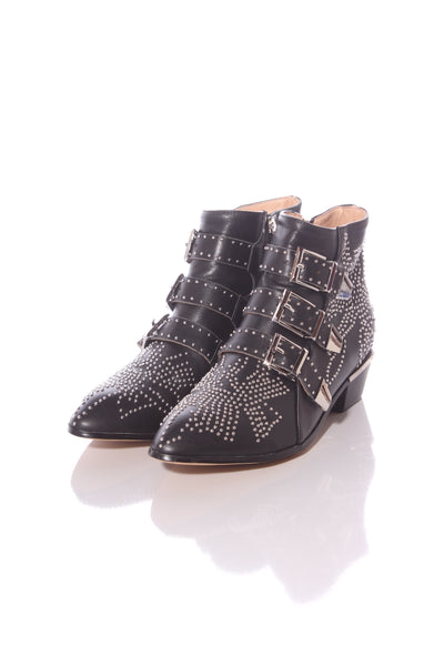 (BN) Studded leather ankle boots! 40