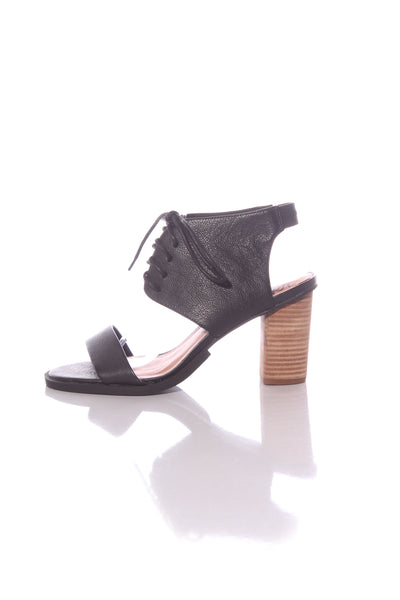 EOS (LN) "Theora" leather lace up heels! 9