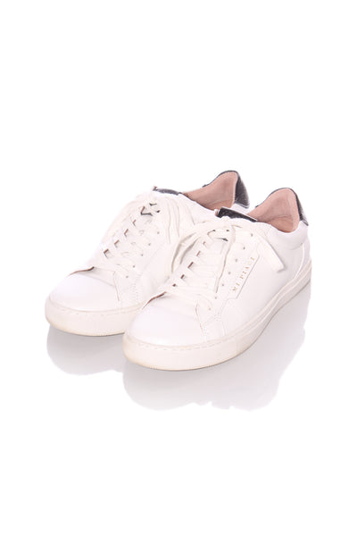 MI PIACI - Patent black accent leather sneakers! 38