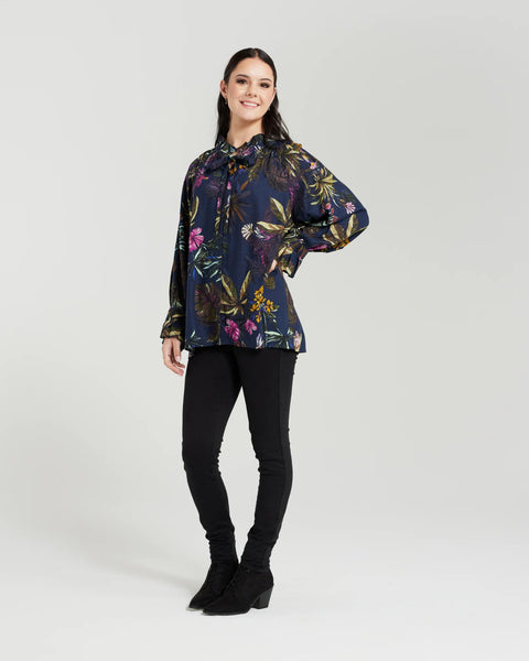 SEDUCE - Navy floral destiny top! 16