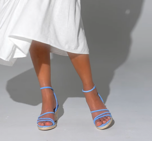 NINE WEST (LN) Cornflower blue leather Javi wedge! 9