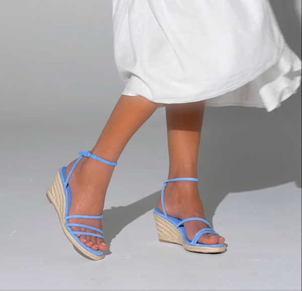 NINE WEST (LN) Cornflower blue leather Javi wedge! 9