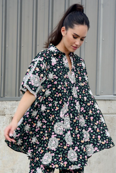 CURATE By Trelise "Collar back girl" embroidered shirt! 14-16