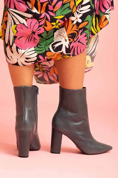 HEY MONDAY "Sophie" Emerald leather boots! 9-9.5