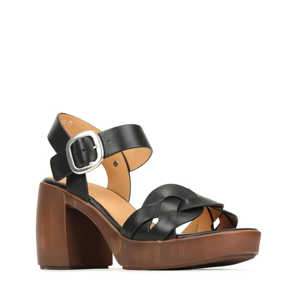 EOS (LN) "Spirited" leather sandals! 38