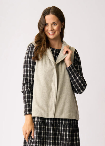 FOIL (LN) "Wool the world" vest - Silver/grey! 14