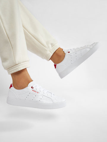 ADIDAS - Heart embossed leather sneakers! 38.5