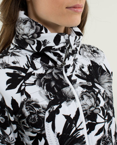 LULULEMON "Calm & cozy" Brisk bloom jacket! 8-10