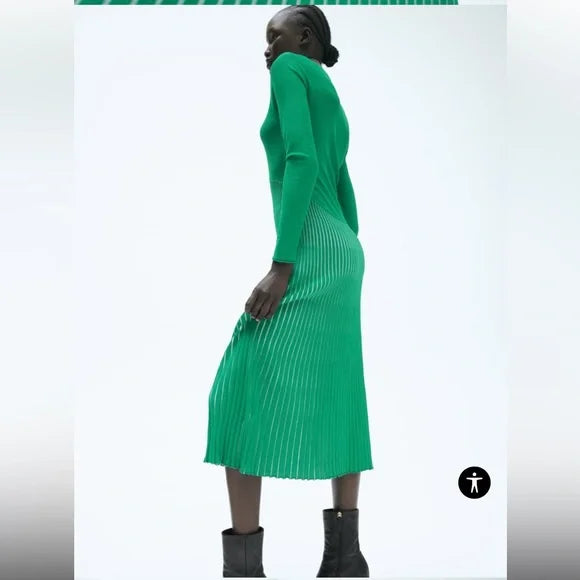 ZARA - Green knit pleated skirt dress! 14-16