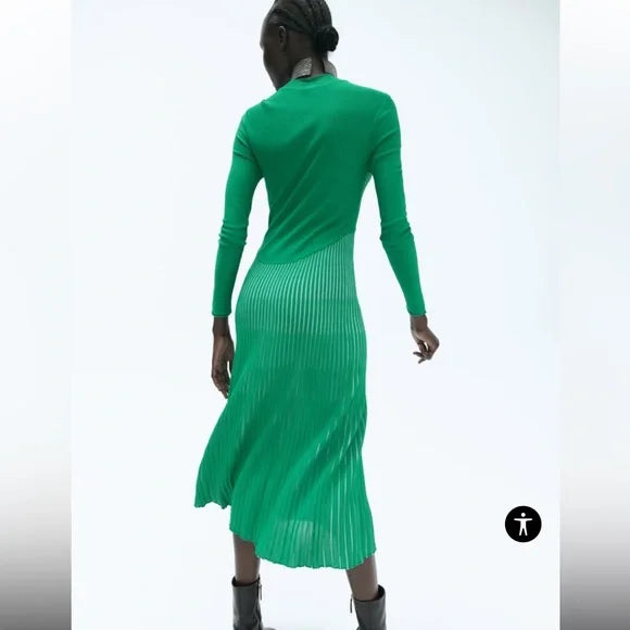 ZARA - Green knit pleated skirt dress! 14-16