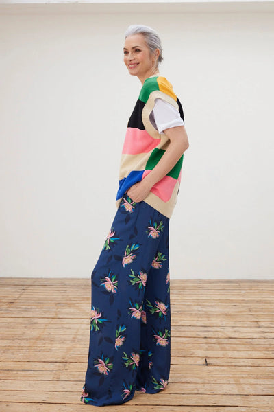 POM Amsterdam - Expressive flower trousers! 14