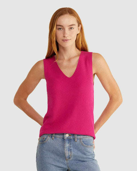 SPORTSCRAFT 'V' neck rib knit top! 12