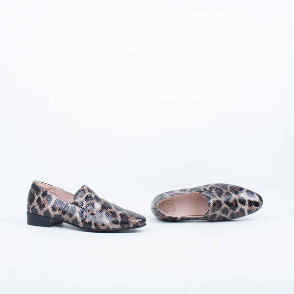 MILA RAINE (LN) "Captain favourite" Leopard loafer! 40