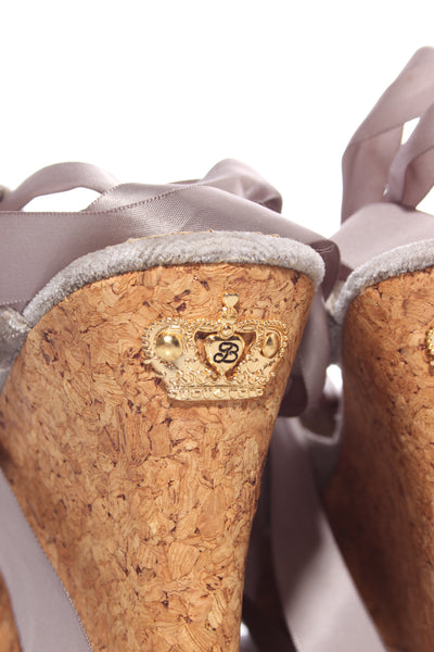 BONDI BABY - Velvet lace up wedges! 8.5-9