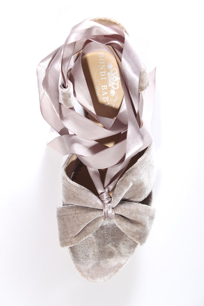 BONDI BABY - Velvet lace up wedges! 8.5-9
