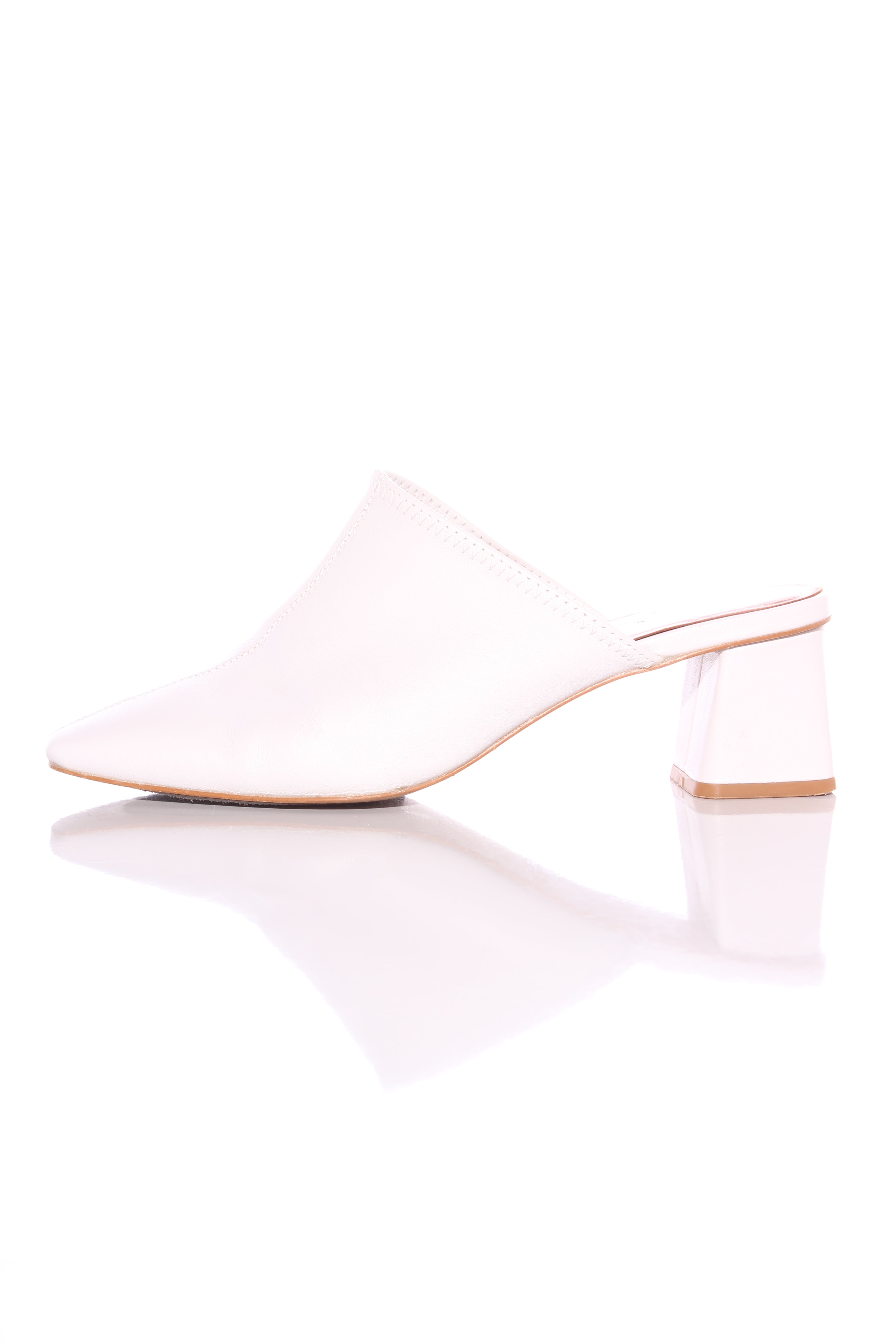 MI PIACI White leather pointed mule 40