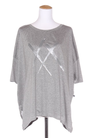 MOOCHI 6&7 - Sequin XX boxy fit tee! 8-12