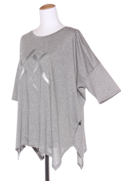 MOOCHI 6&7 - Sequin XX boxy fit tee! 8-12